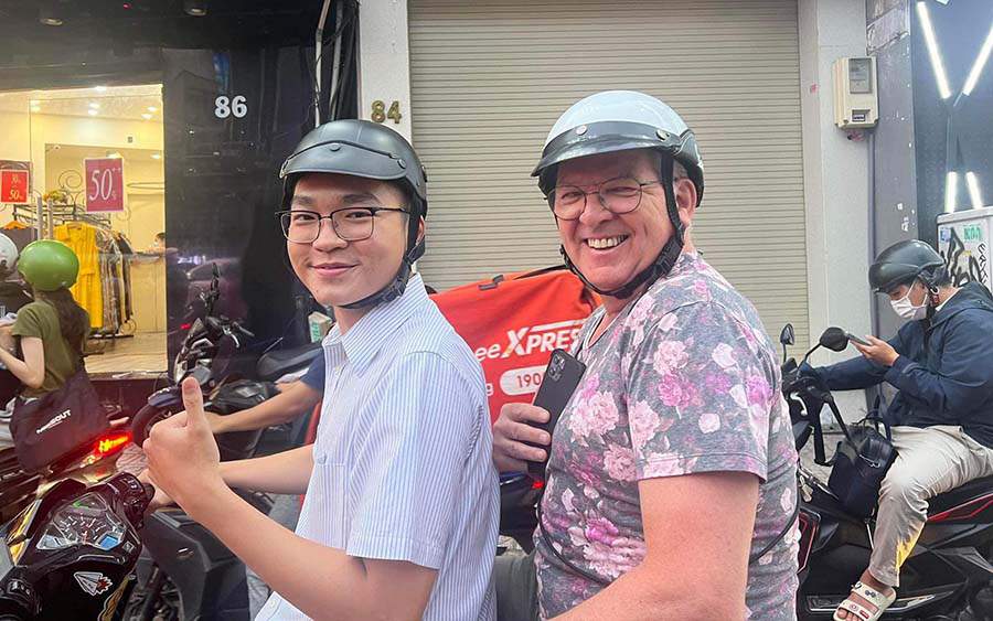 how to get around ho chi minh city